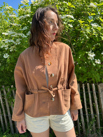 YÜNA — Patron  PDF veste à poches Femme | Vévette